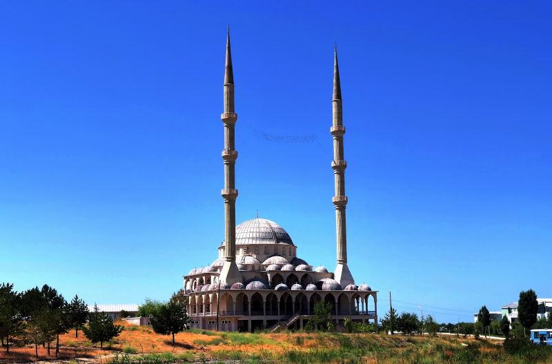2184-東土耳其-梵貓養殖中心旁的清真寺.JPG