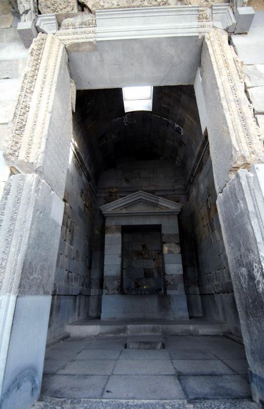 12151-亞美尼亞-加爾尼希臘神殿.JPG