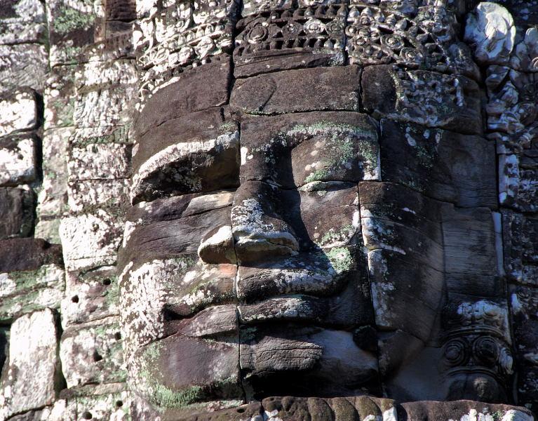1737-巴戎廟-到處是微笑雕像.JPG