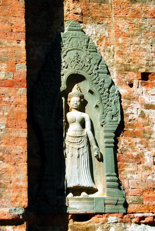 3930-羅雷寺-整修過的雕刻神像.JPG