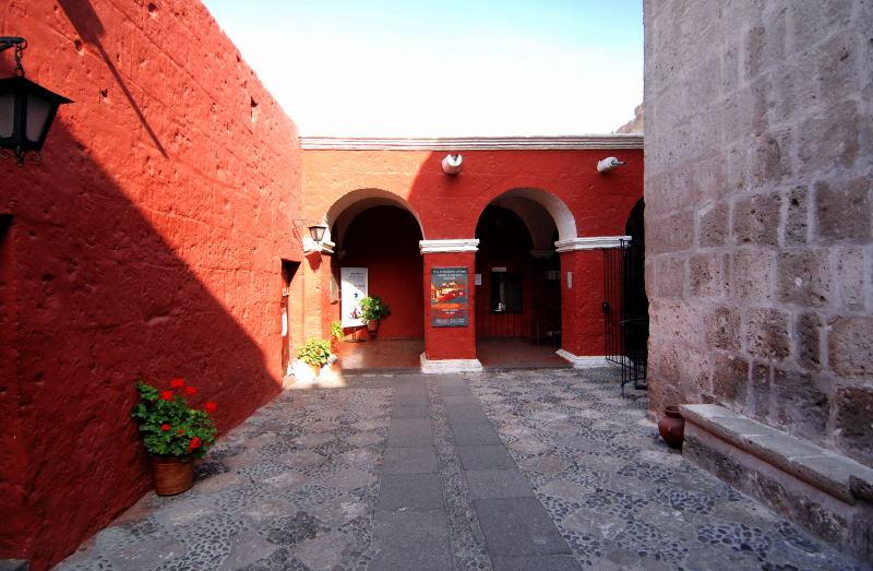 1325-聖塔卡塔琳納修道院-管制門.JPG