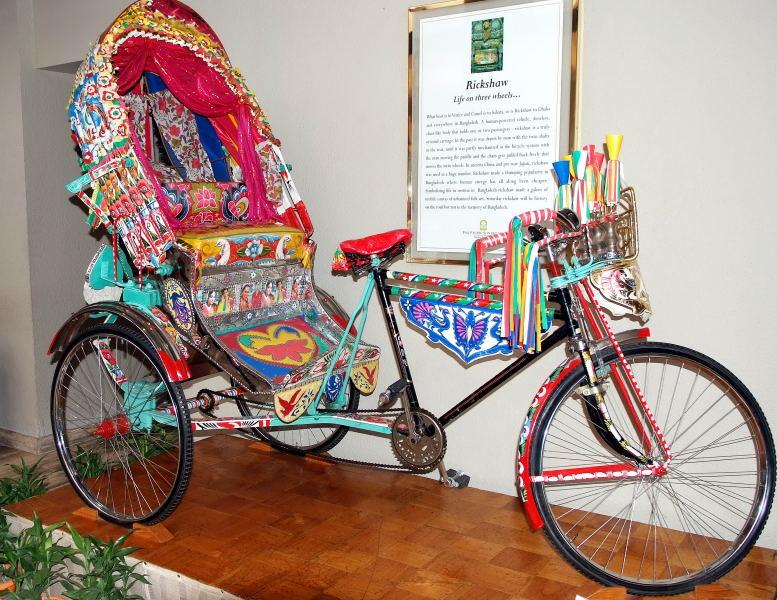 0462-孟加飯店展示的三輪車.JPG