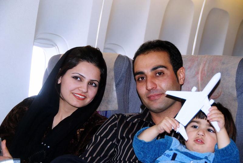8255-伊朗-飛機上-幸福家庭