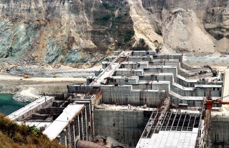 3550-往不丹的路上-興建中的水壩.JPG
