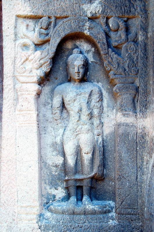 3001-阿姜塔石窟-10號洞窟門口雕飾(西元前2世紀).JPG