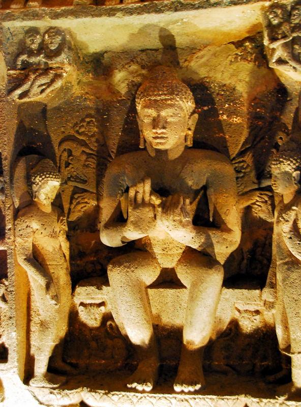 3182-阿姜塔石窟-26號洞窟室內牆壁雕像.JPG