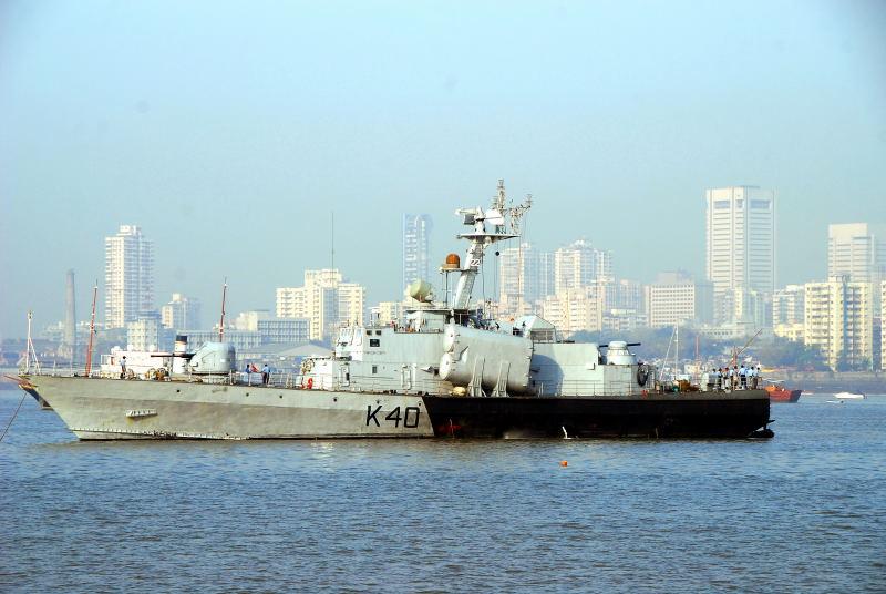 3700-孟買海域-印度軍艦