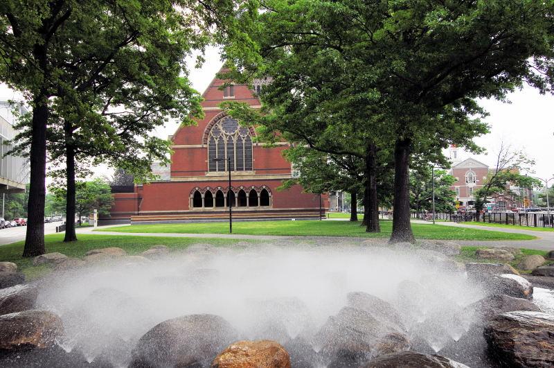 3661--哈佛大學-校外教堂與噴泉