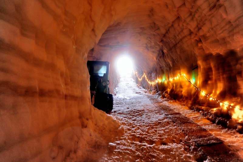 048-朗格冰川隧道