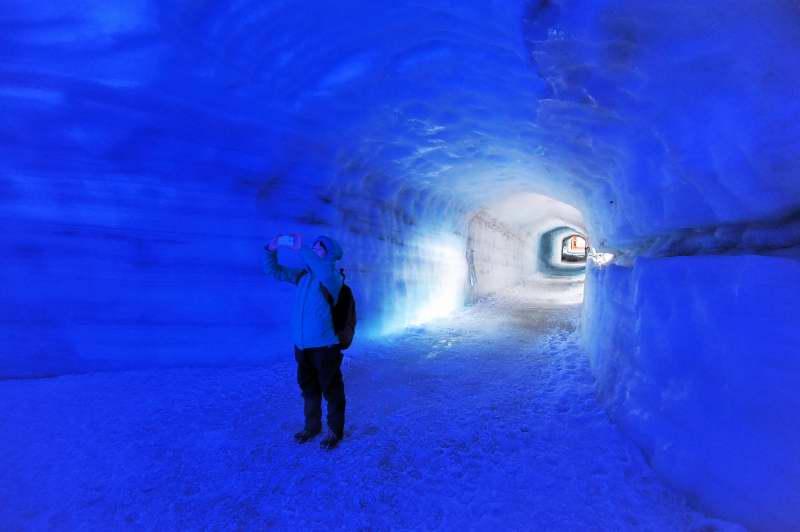 056-朗格冰川隧道