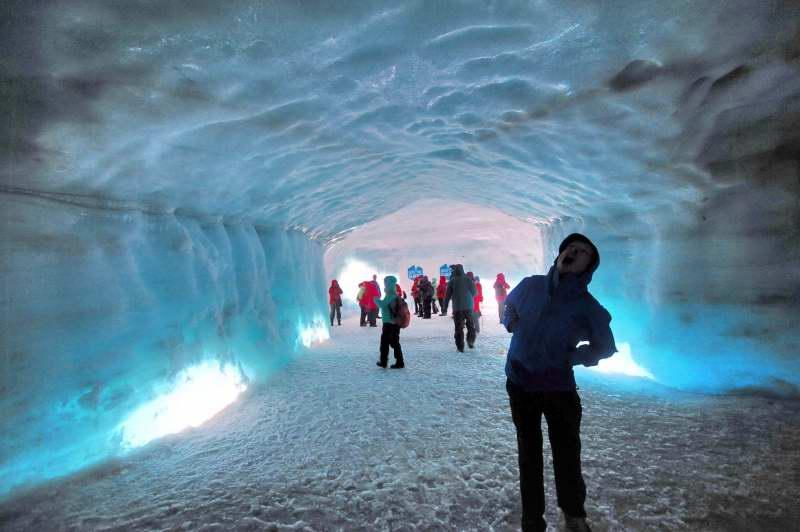058-朗格冰川隧道