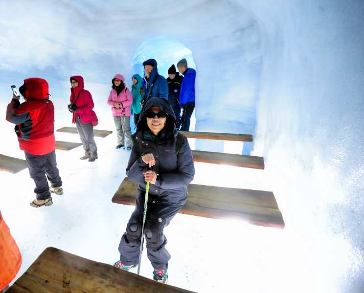 100-朗格冰川隧道