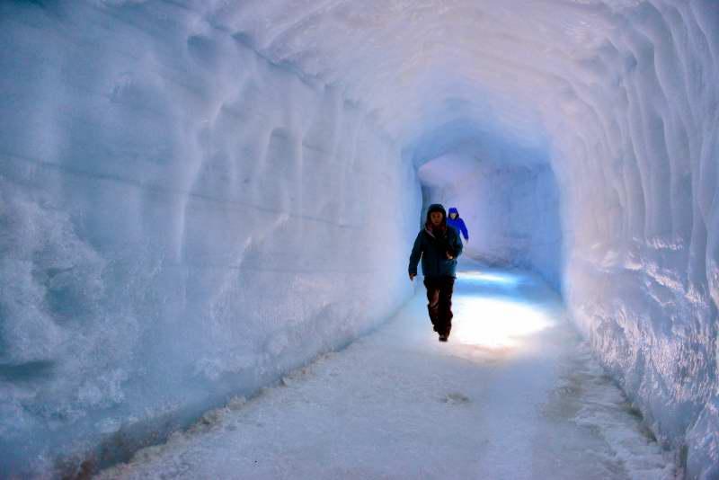 145-朗格冰川隧道